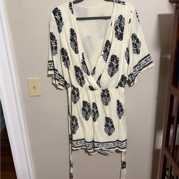 Cupshe Black and Cream Patterned Jumpsuit - Picture 6 of 6